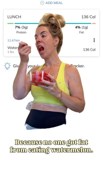 Fruit doesn’t make you fat. A calorie surplus does. 🍉

1 lb of watermelon = 136 calories, 34g of juicy carbs, fiber, and natural sugar your body actually knows how to use, not the “toxic sugar” diet culture made you scared of.

The volume of fruit (all that water and fiber) is why it fills you up for so few calories! Making it an excellent snack for weight loss!

You don’t need to fear fruit to lose weight. You need consistency, protein, and yes…watermelon!

👉 Drop a 🍉 if you’re done fearing fruit, or send this to the friend who thinks she can’t eat carbs and lose weight.